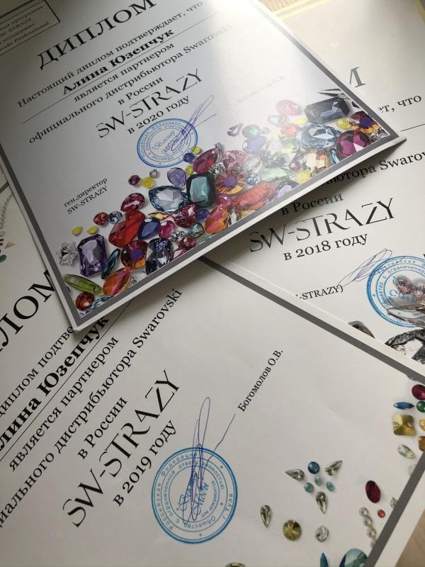 Партнерство с официальным дистрибьютором Swarovski